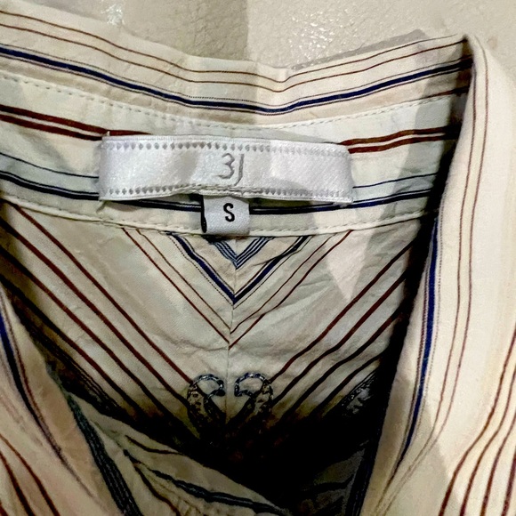 3j button down. In perfect condition. Love this too! Great detail size S - Picture 4 of 4